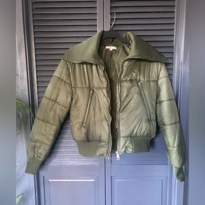 Army green cropped puffer coat